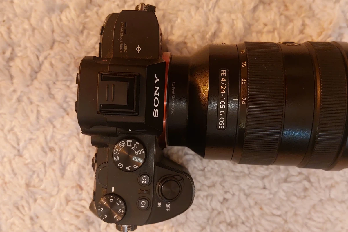 Location Sony 24-105 mm F/4 OSS - Lightyshare