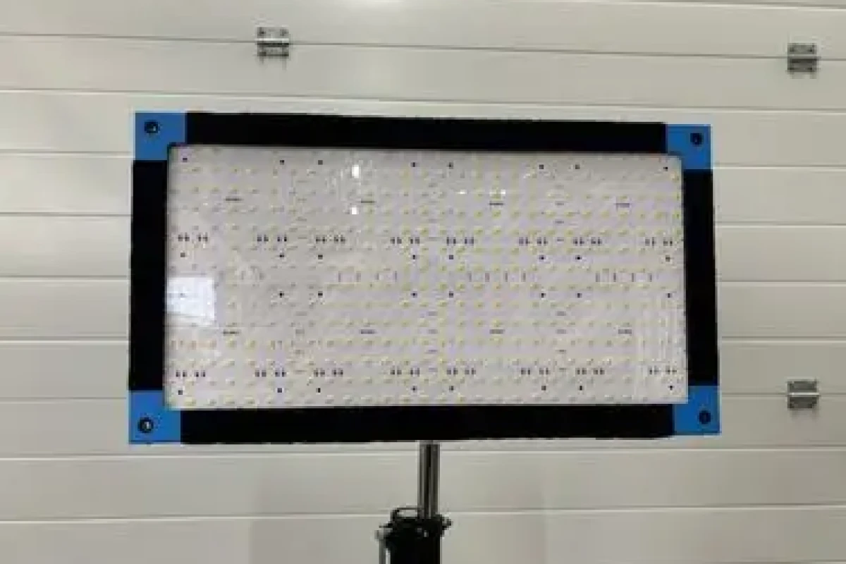 Location Exalux LedZep Punch 1x2 - Lightyshare