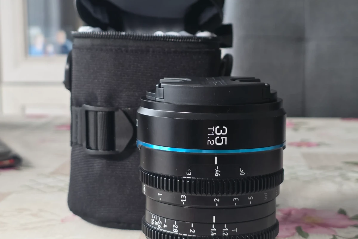 Location Sirui Nightwalker 35mm T1.2 - Lightyshare