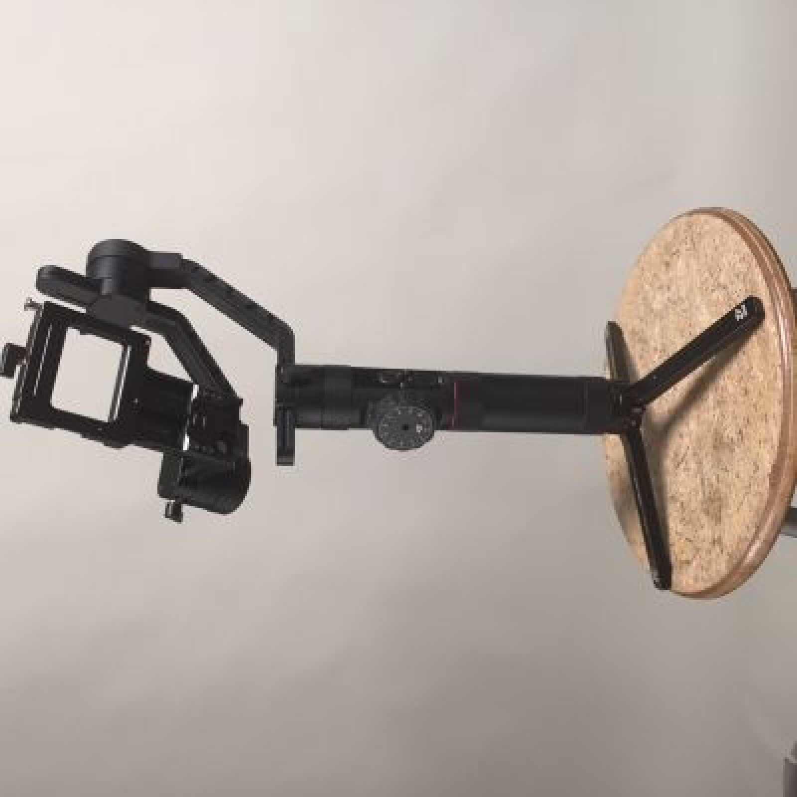 A Zhiyun Crane 2 - Photo 3 sur 4