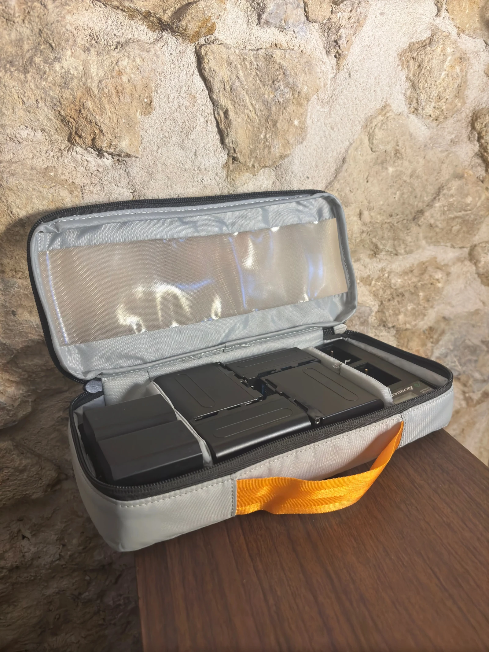 Sony Pack Complet FX30 + Optiques + Trépieds + Lumières + Accessoires - Photo 6 sur 10