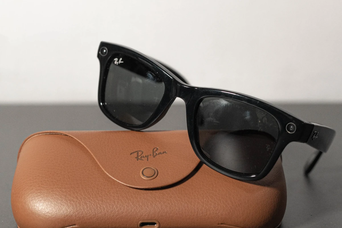 Location Ray-Ban Meta Wayfarer - Lightyshare