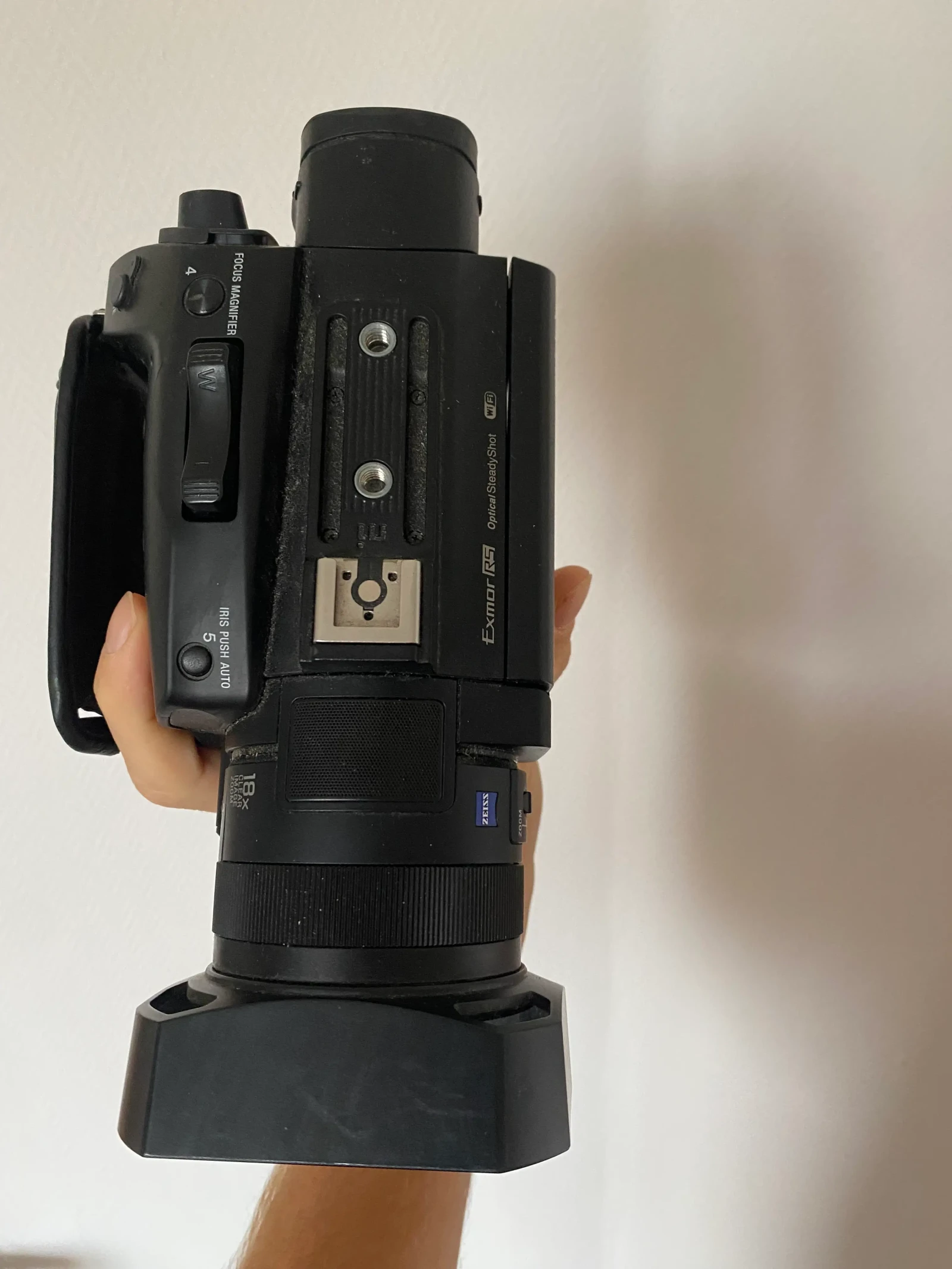 Sony PXW-Z90 - Photo 3 sur 4