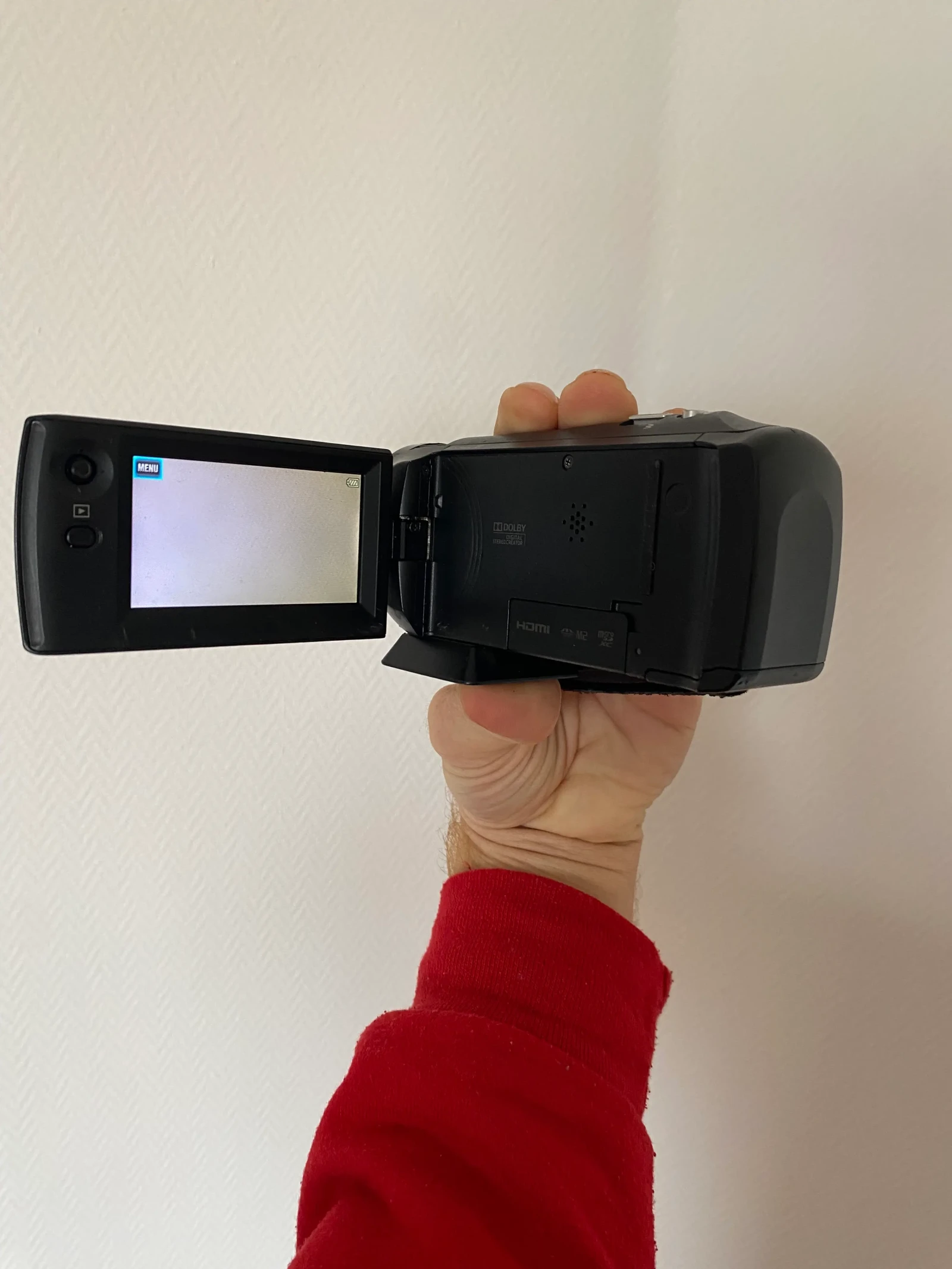Sony HDR-CX240 - Photo 2 sur 3