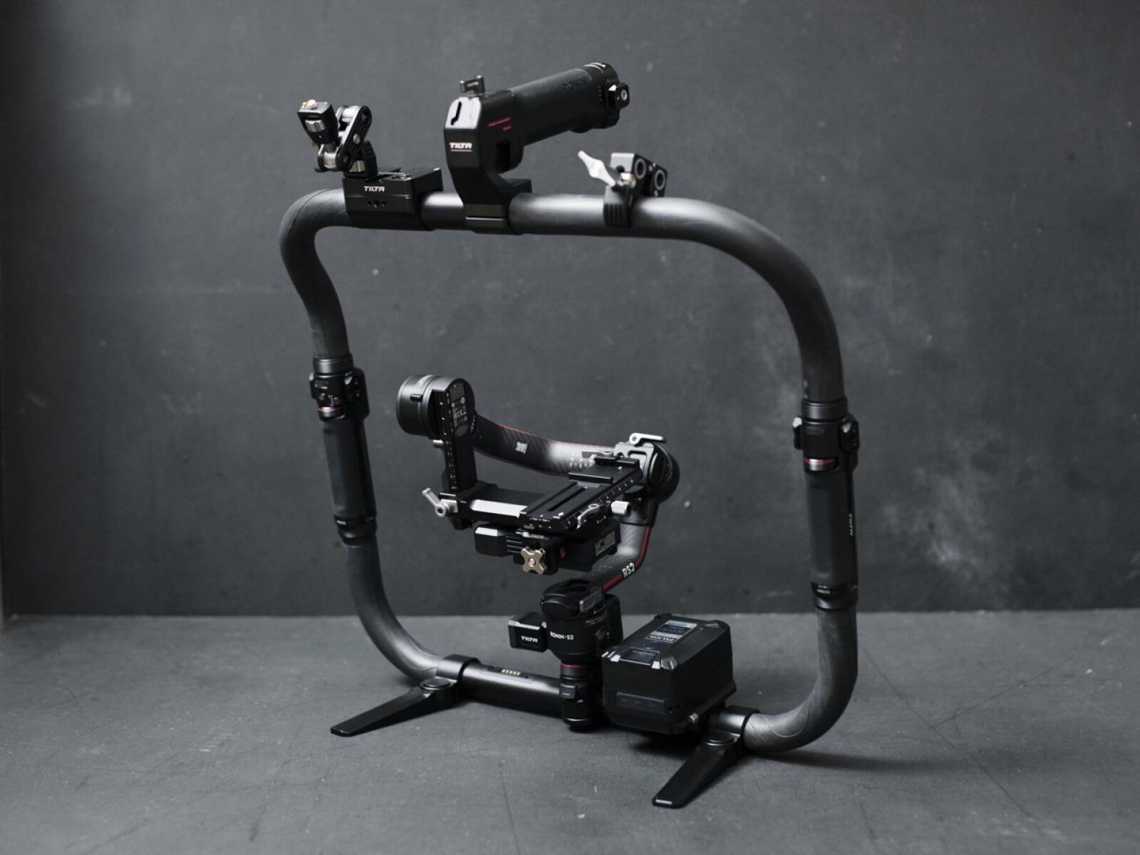 DJI Ronin RS2 Pro Combo + Tilta Advanced Ring - Photo 1 sur 4