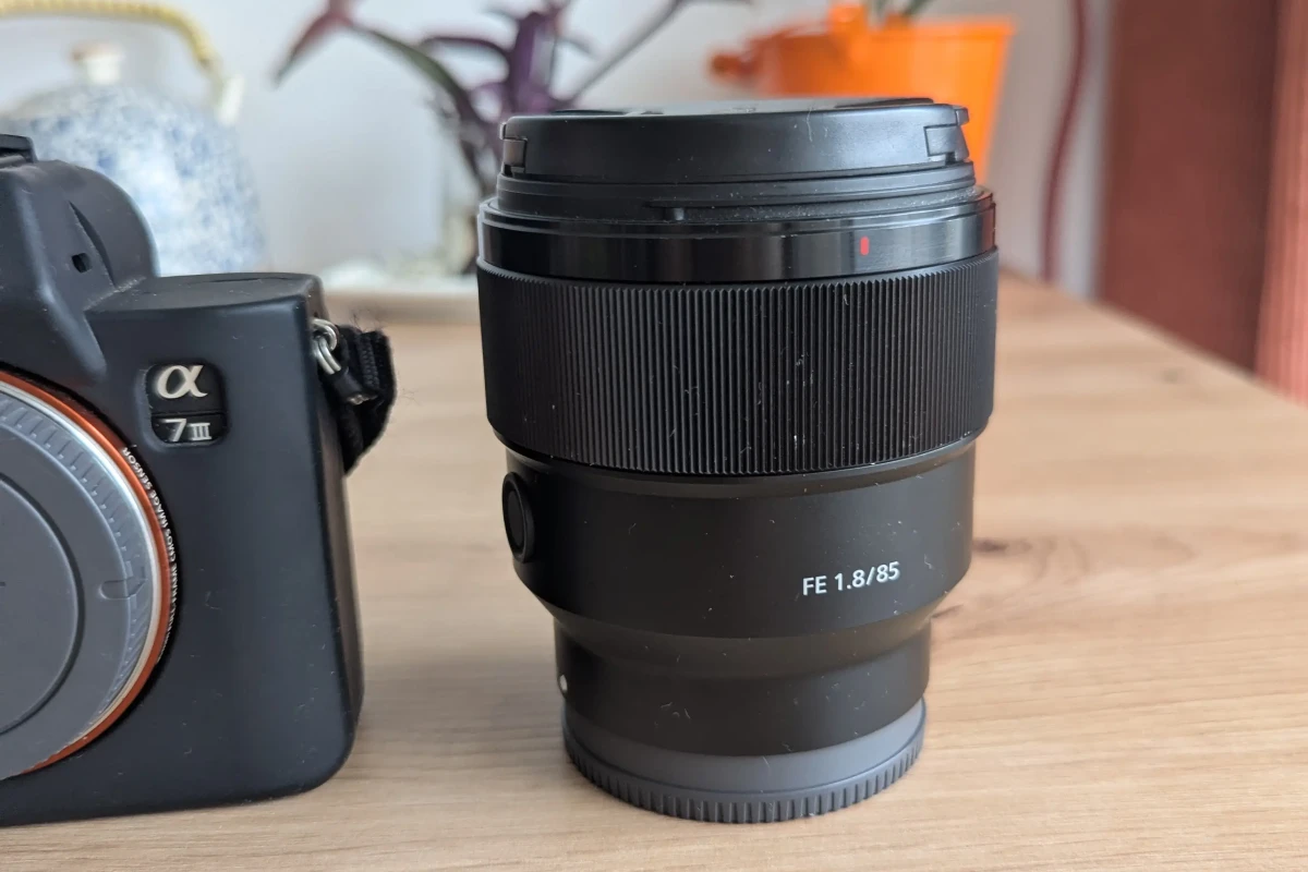 Location Sony FE 85mm f/1.8 - Lightyshare