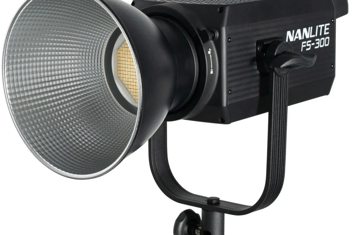 Location Nanlite FS-300C - Lightyshare