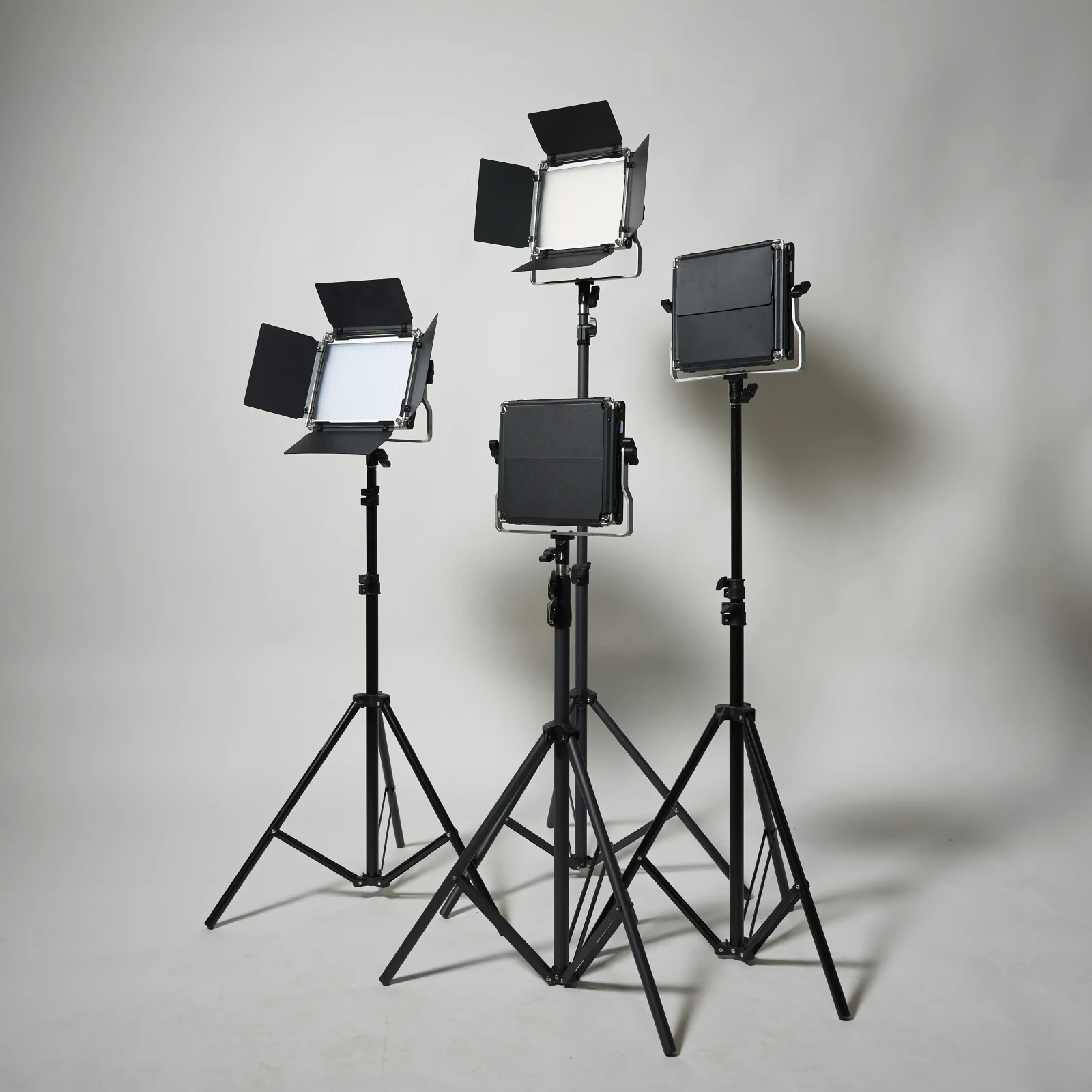 PACK NEEWER 660 PRO RBG x4 - Photo 1 sur 5