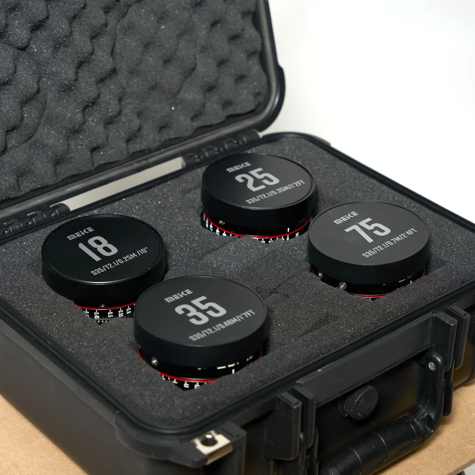 Meike 25mm T2.1 Super35 Prime Cine Lens EF Mount - Photo 3 sur 4