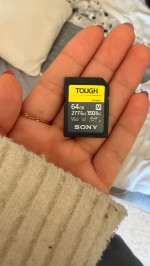 Location Sony Tough 64GB V60