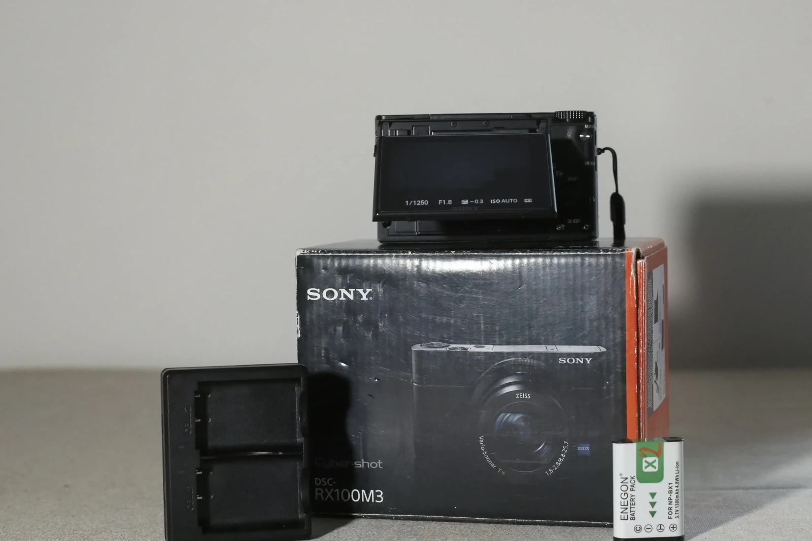 Sony Cyber-shot RX100 Mark III - Photo 3 sur 3