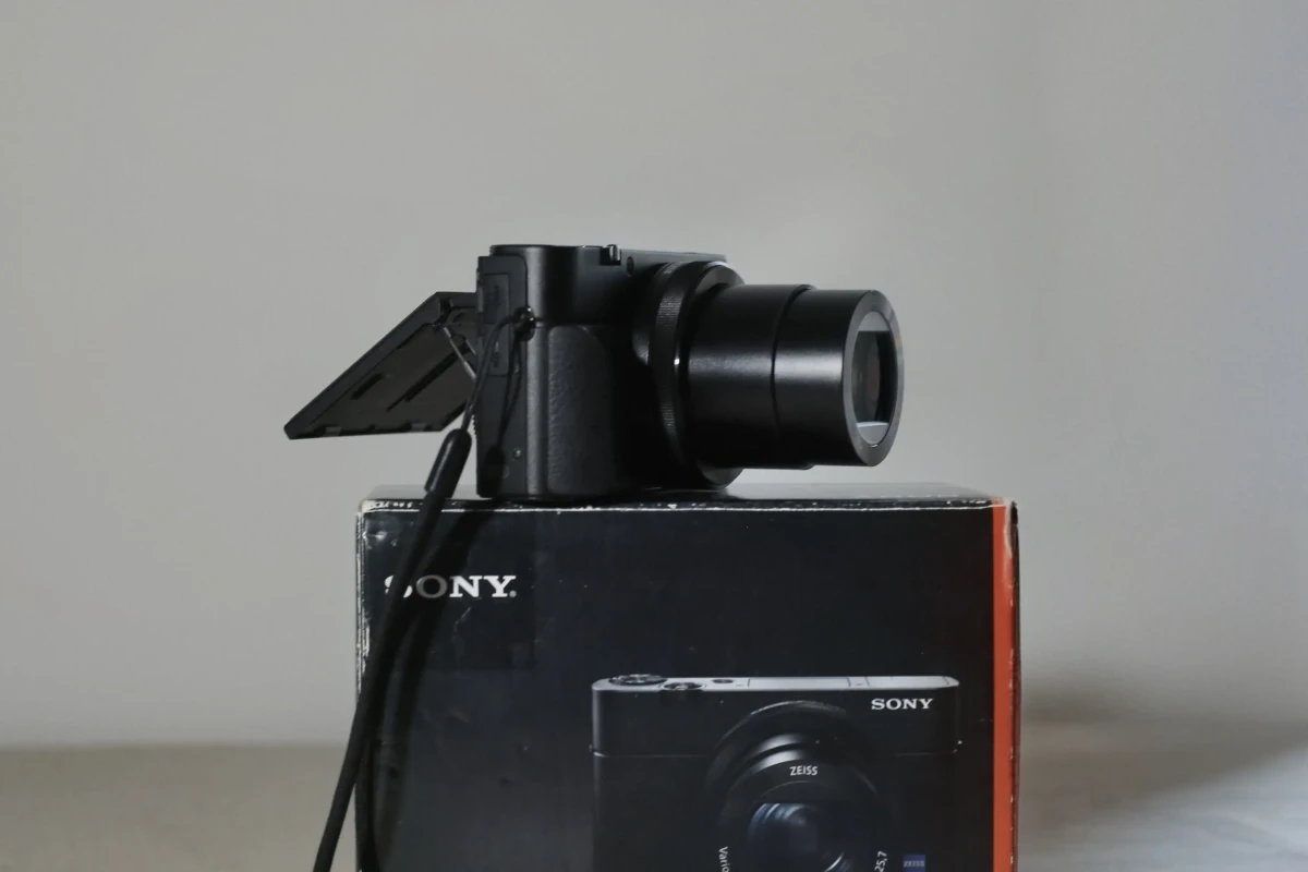 Location Sony Cyber-shot RX100 Mark III - Lightyshare