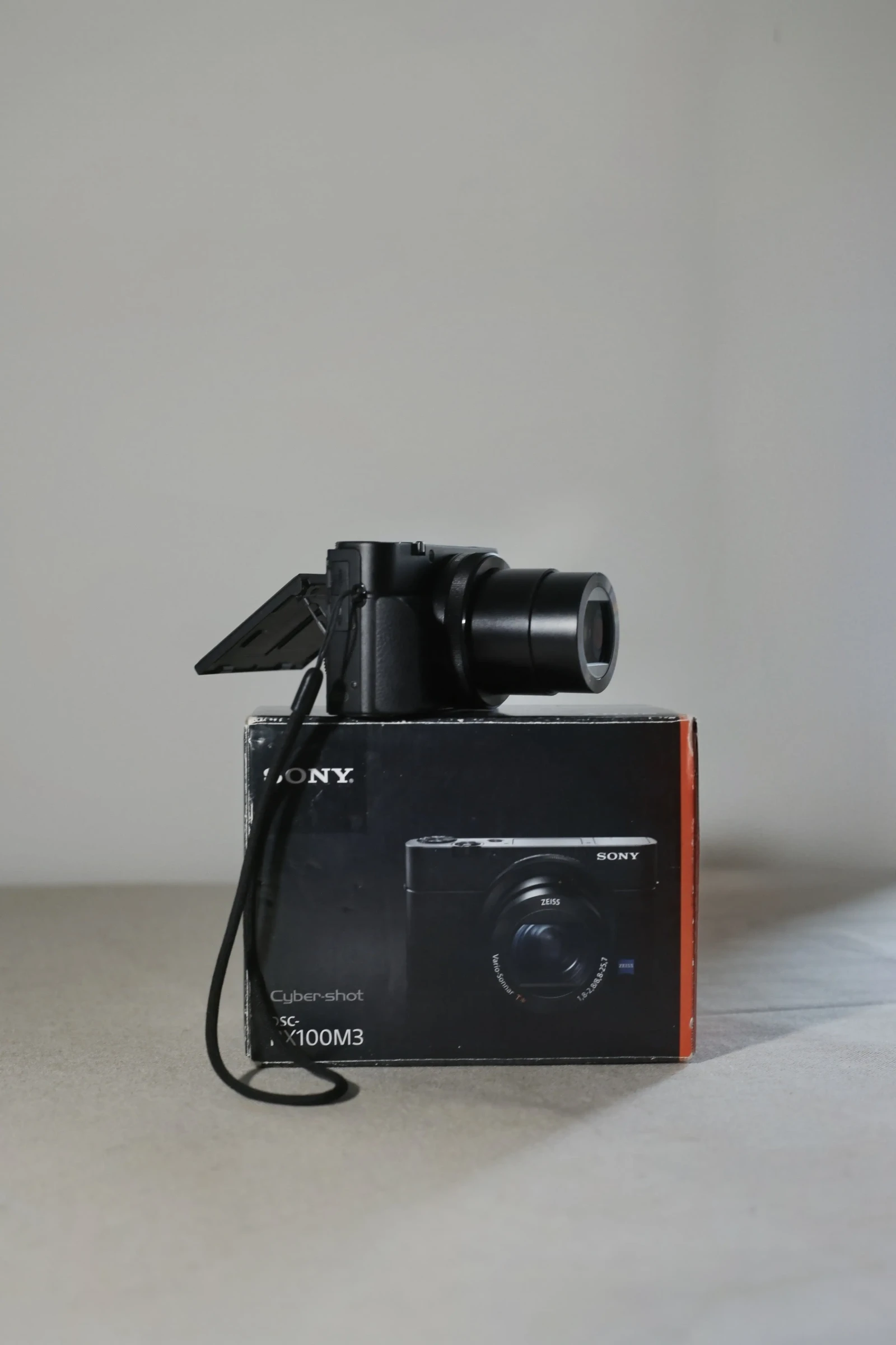 Sony Cyber-shot RX100 Mark III - Photo 1 sur 3