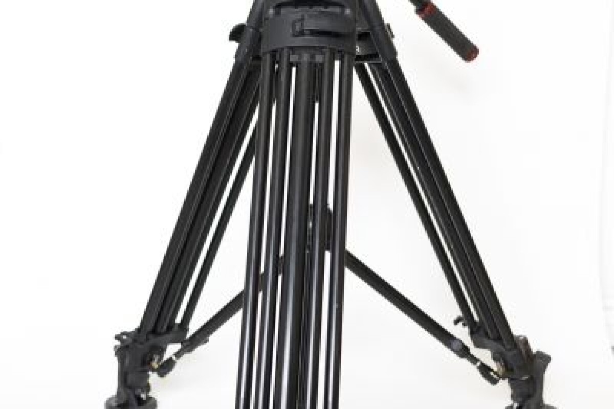 Location Trèpied Manfrotto 525MVB + Tête Fluide  MVH502AH + Sac de transport - Lightyshare