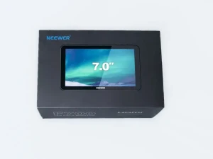 Location Neewer F700