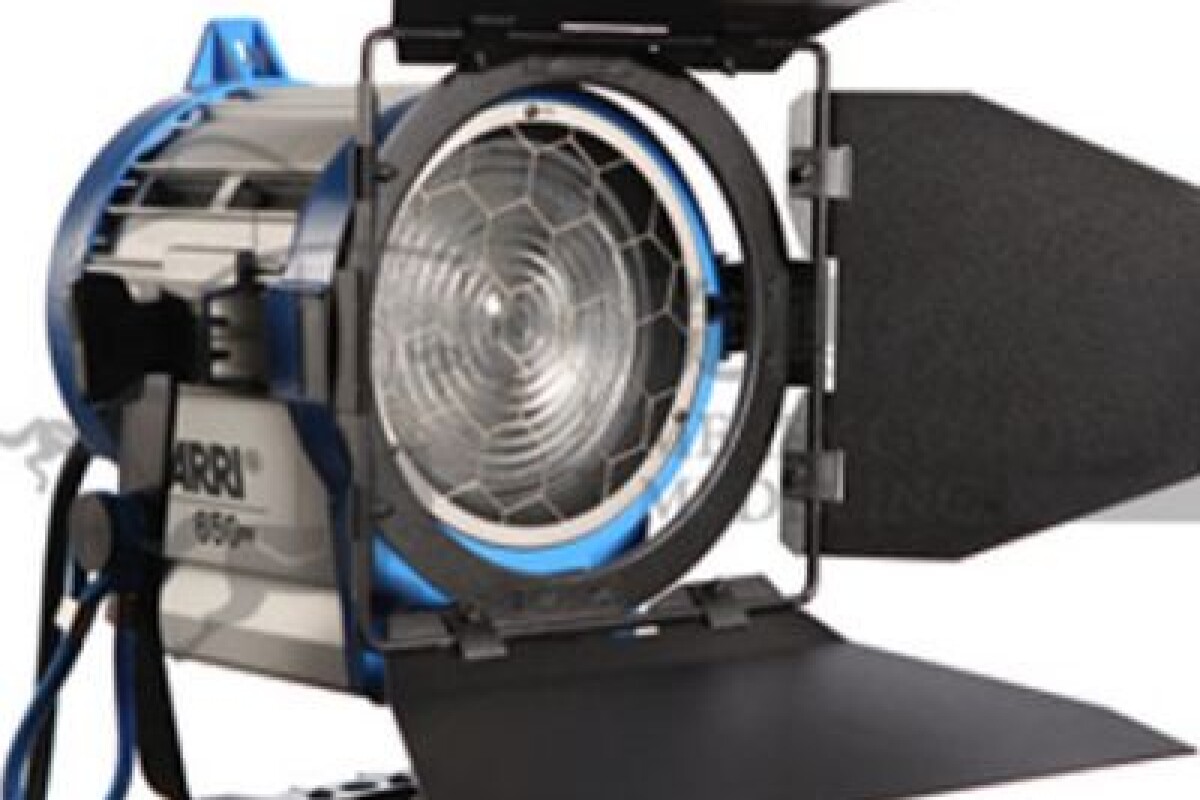 Location Fresnel 650W - Lightyshare