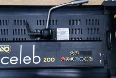 Location Projecteur LED Celeb 200