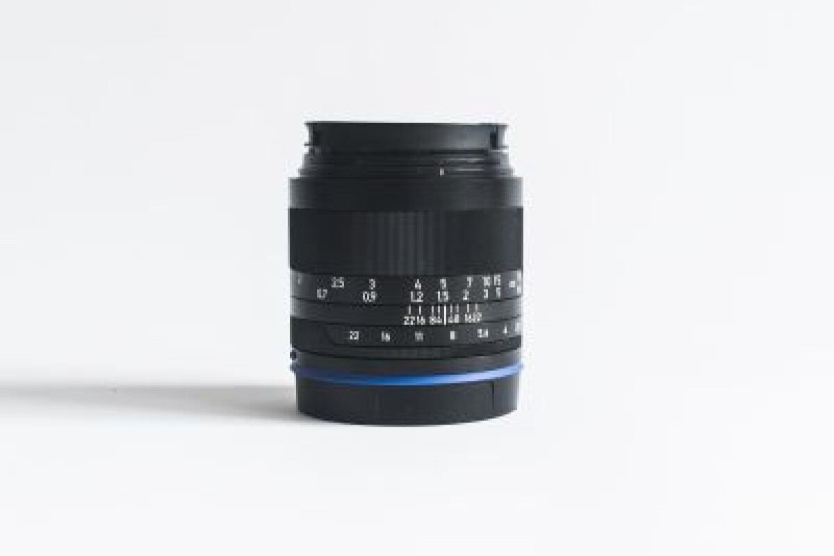 Location Zeiss Loxia 50mm f.2 - Lightyshare