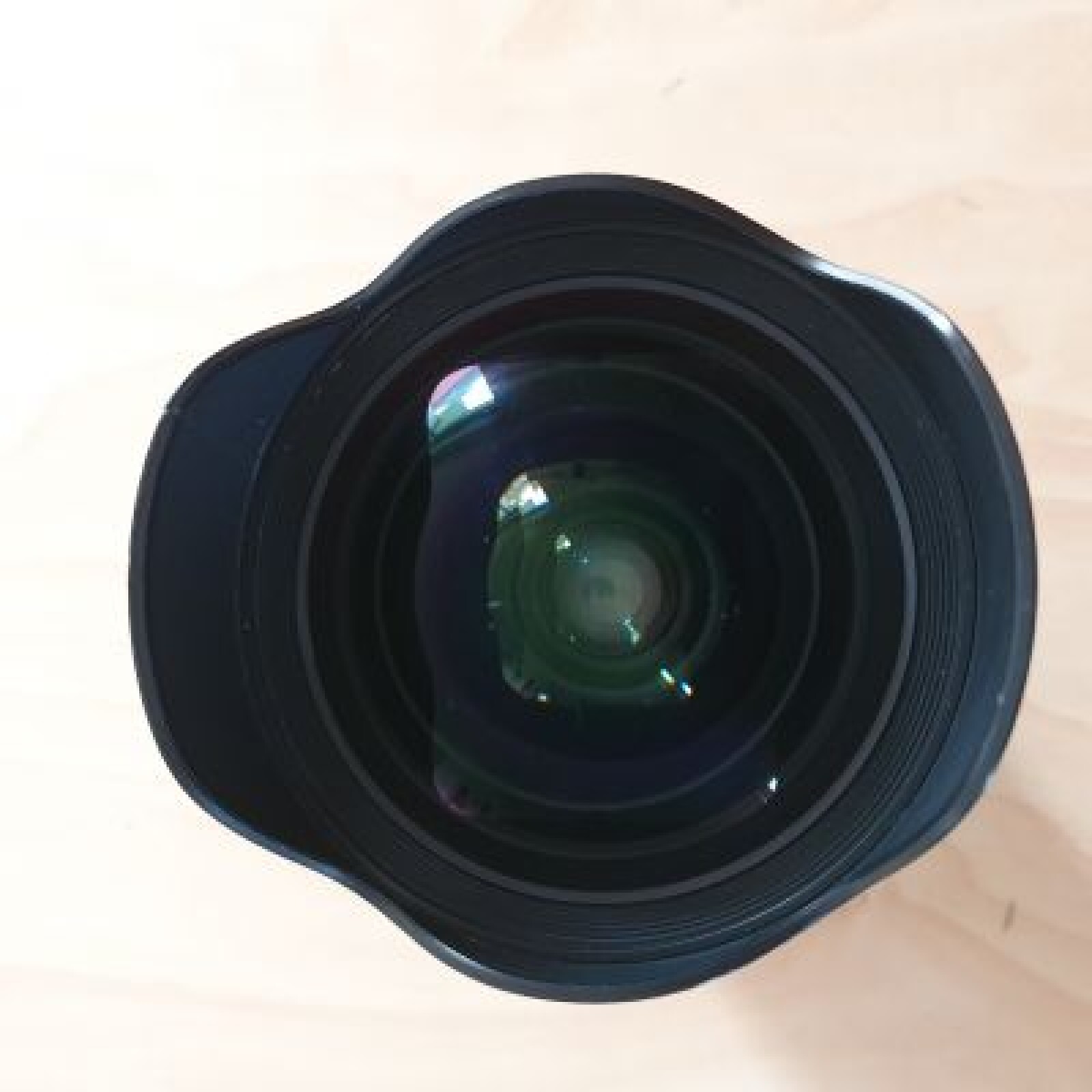 20mm F/1.4 monture EF - Photo 2 sur 2