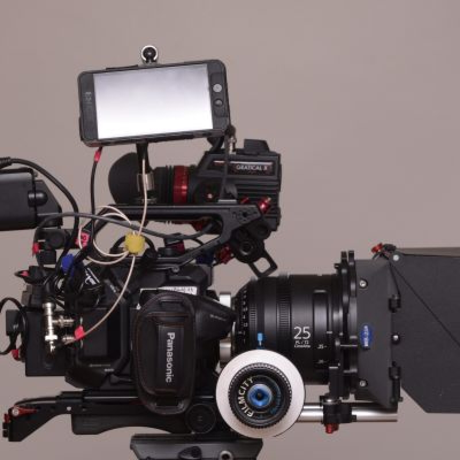 Kit Panasonic EVA-1 - monture PL ou EF - Photo 2 sur 4
