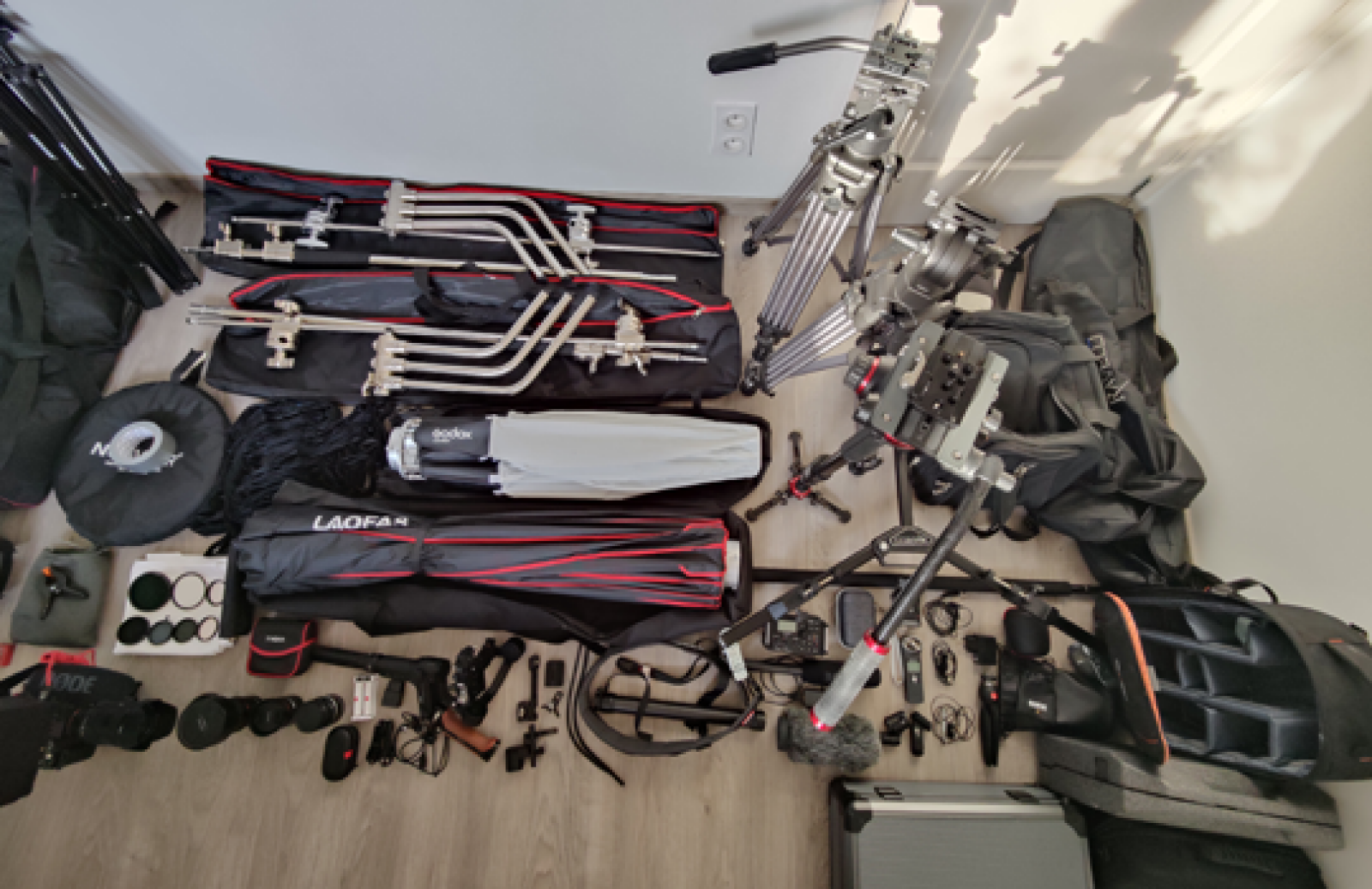 MEGA PACK de tournage : caméra + rig, objectifs, lumière, son, stabilisation, drone... - Photo 4 sur 8