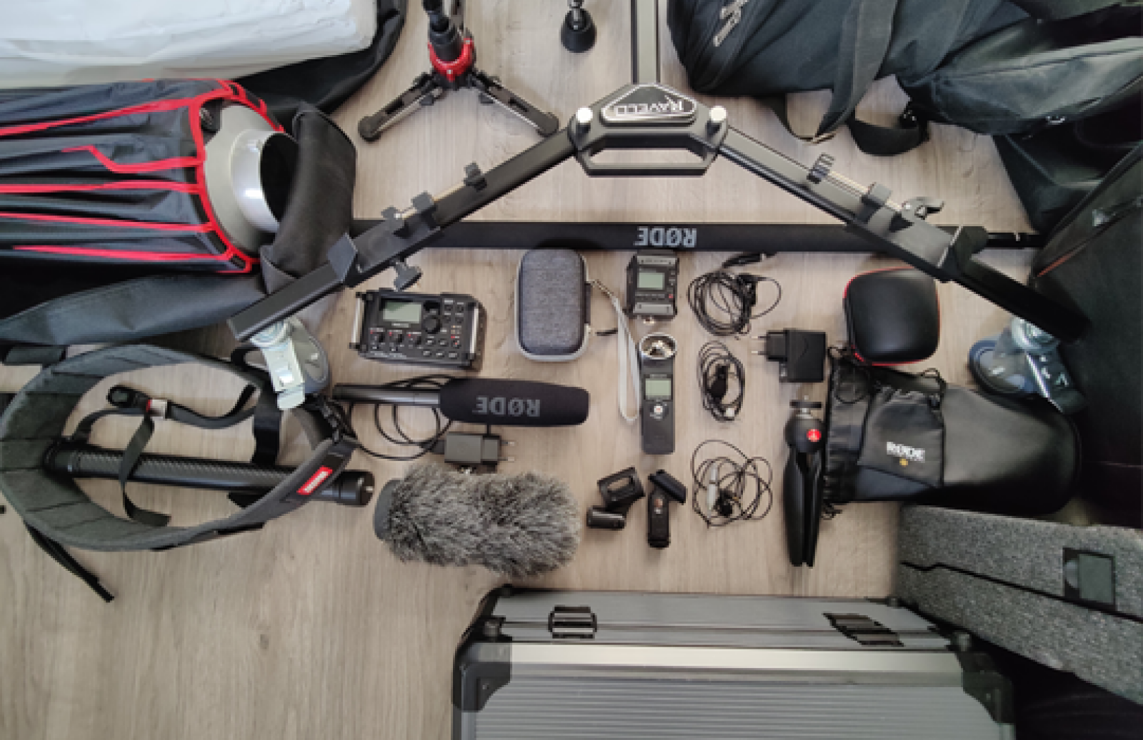 MEGA PACK de tournage : caméra + rig, objectifs, lumière, son, stabilisation, drone... - Photo 6 sur 8