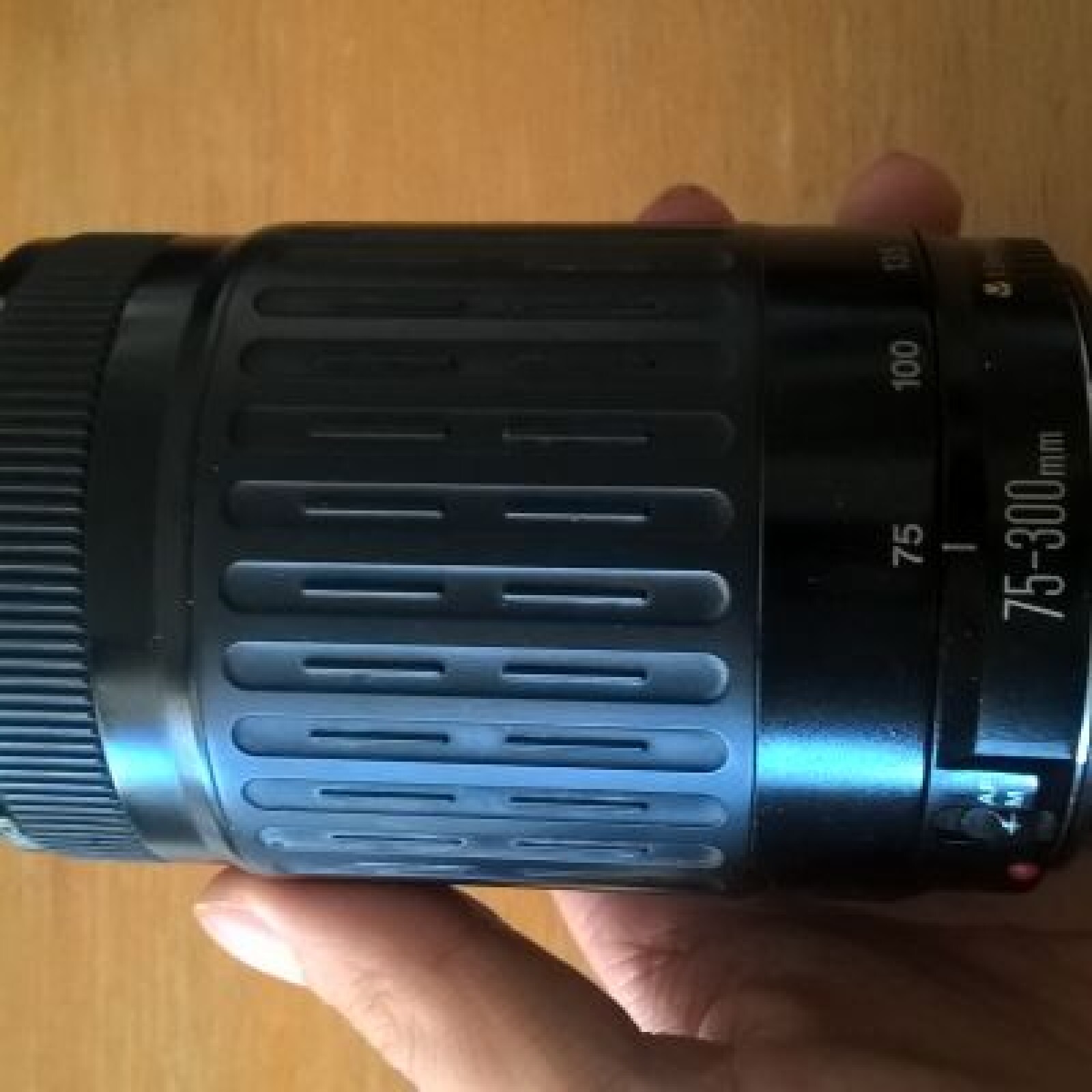 Objectif Canon 75-300mm f/4-5.6 - Photo 1 sur 1