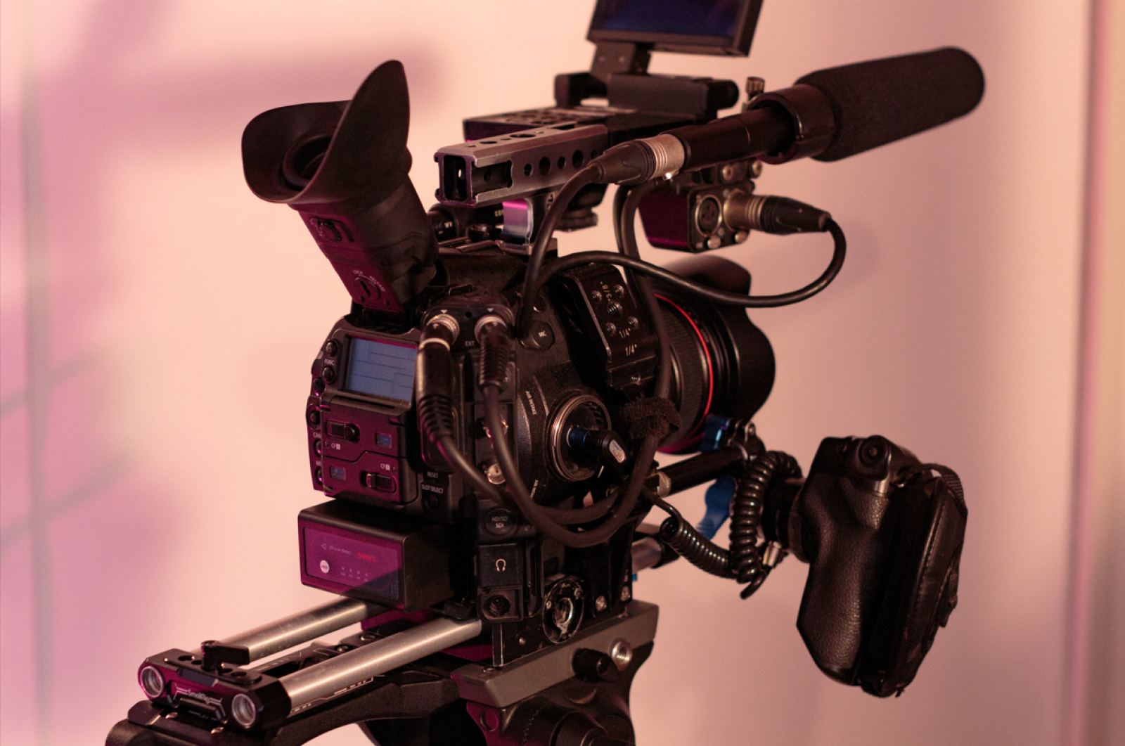 Canon EOS C300 - Pack complet tournage - Photo 2 sur 7