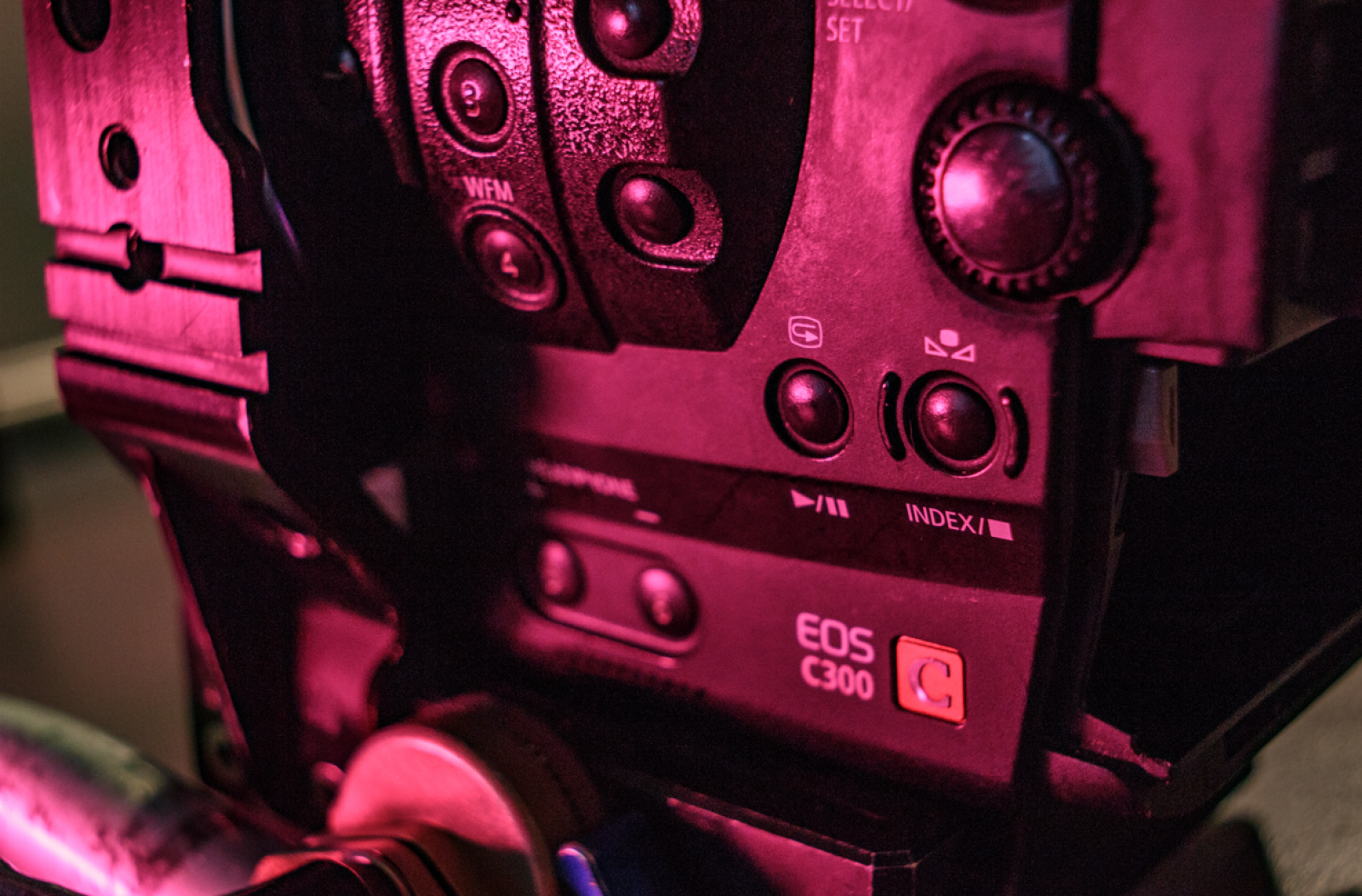 Canon EOS C300 - Pack complet tournage - Photo 3 sur 7