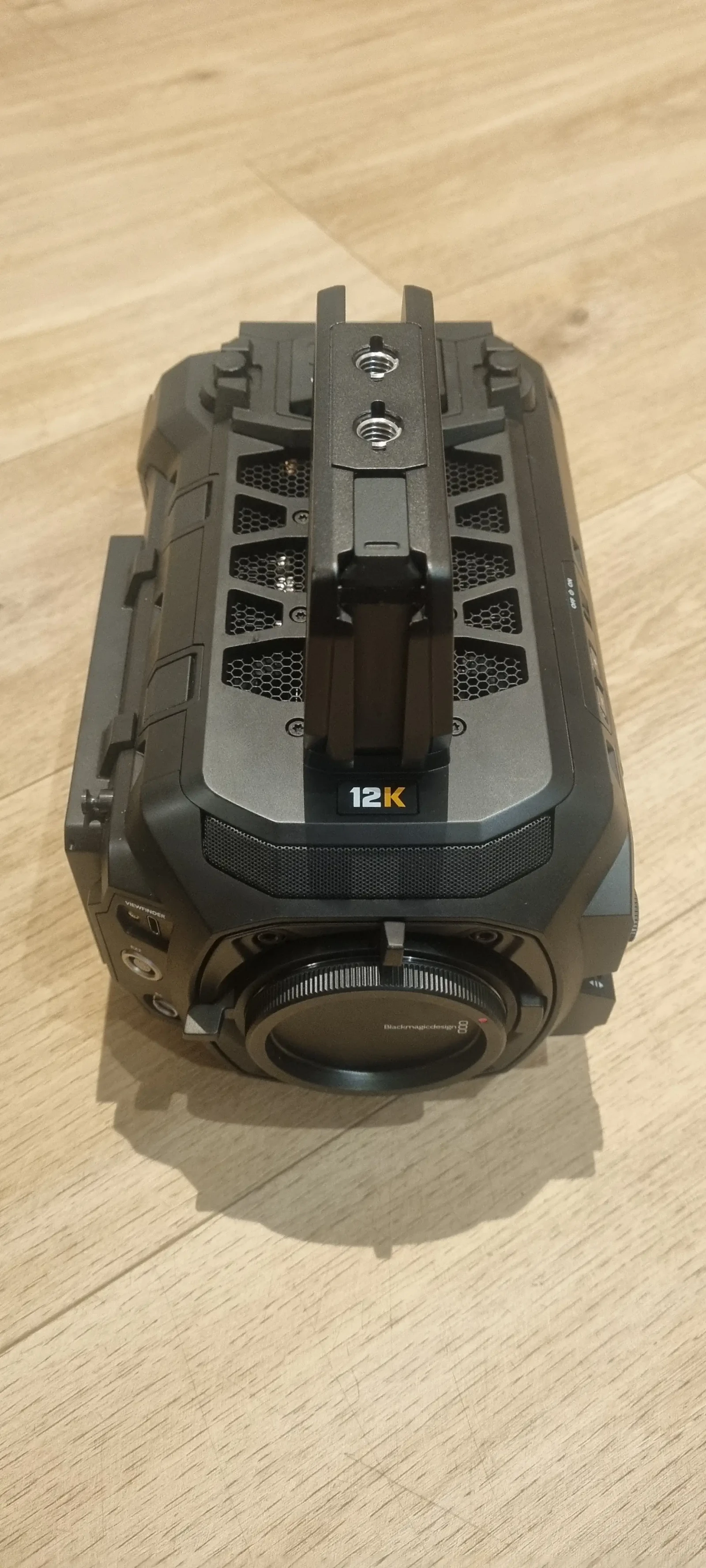 BLACKMAGIC URSA CINE 12K LF - Photo 2 sur 6