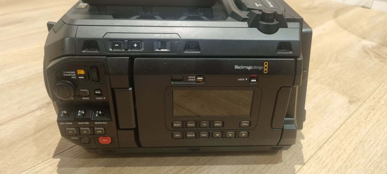 BLACKMAGIC URSA CINE 12K LF - Photo 3 sur 6