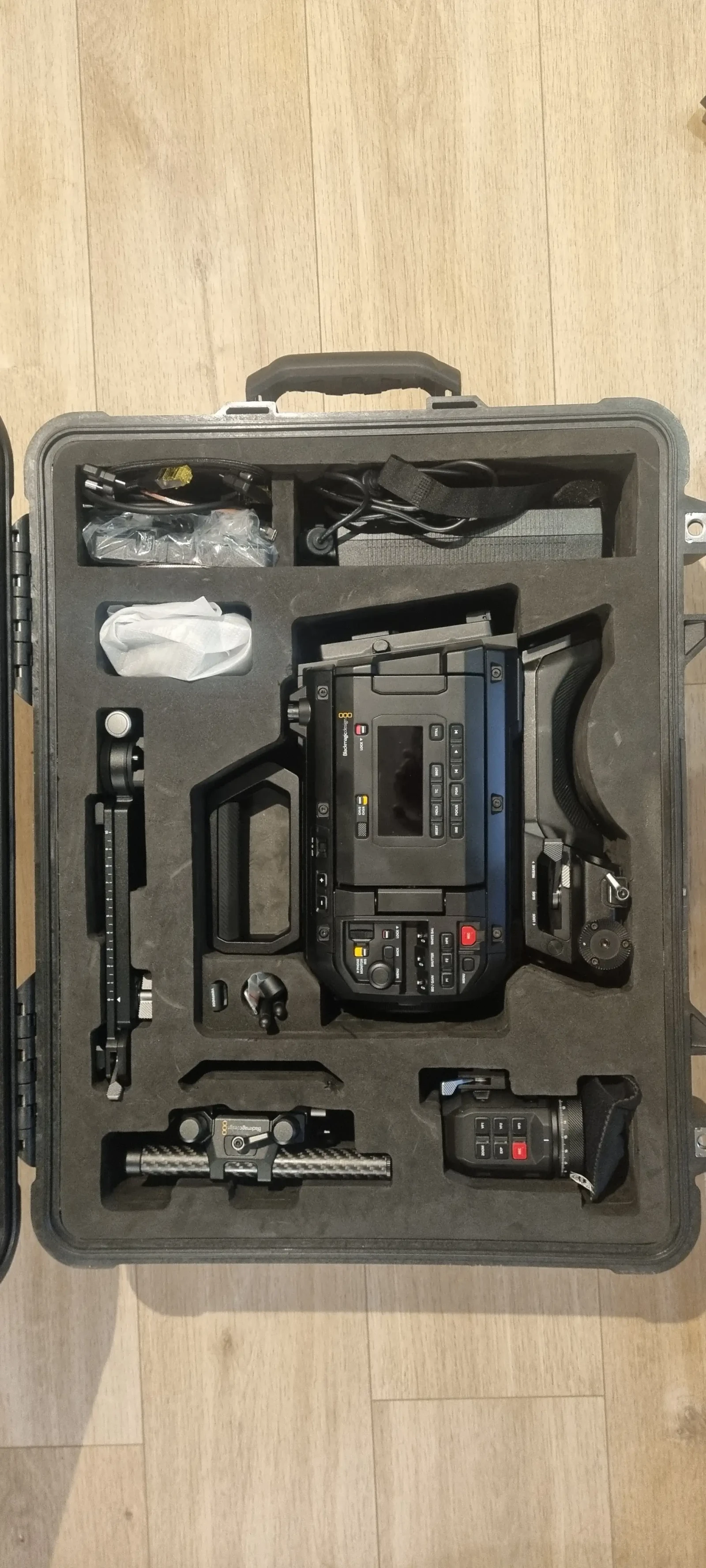 BLACKMAGIC URSA CINE 12K LF - Photo 1 sur 6