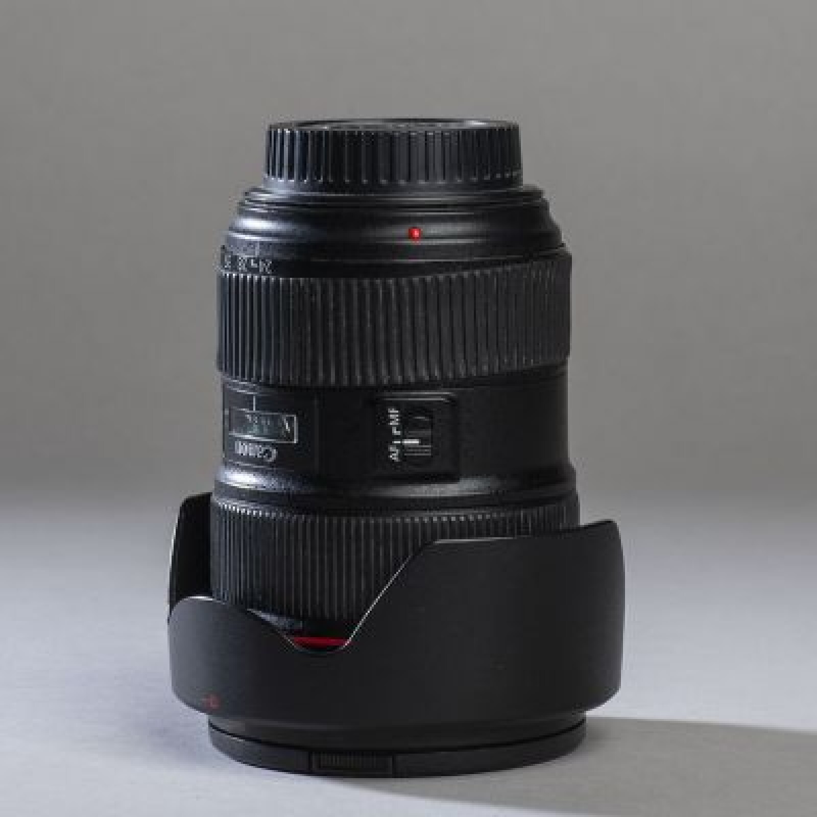 Canon EF 24-70mm f/2.8L II USM - Photo 2 sur 4