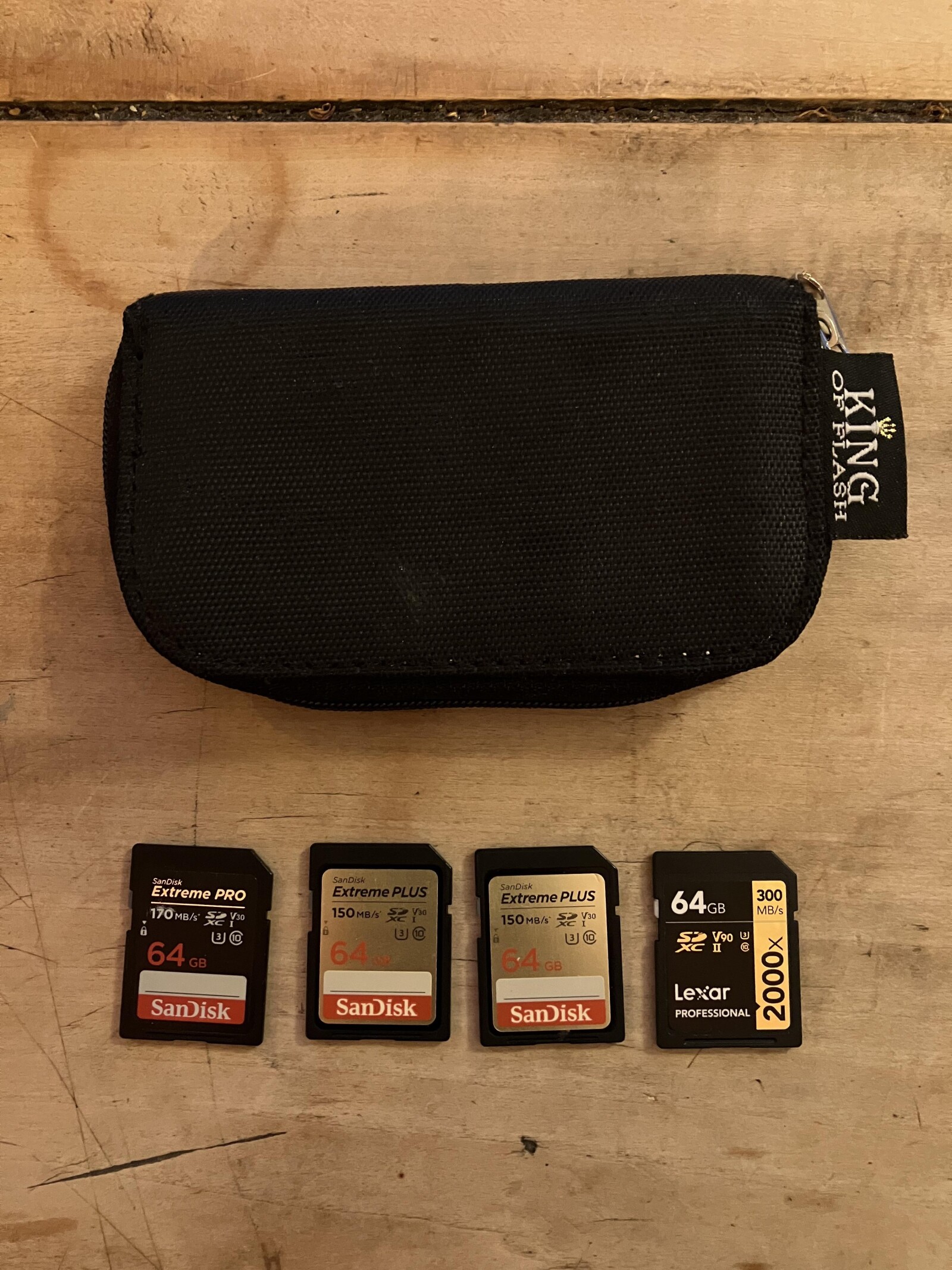 Pack Gh5 + Métabones Ultra + 2 objectifs + Cage SmallRig + cartes sd et batteries - Photo 4 sur 9