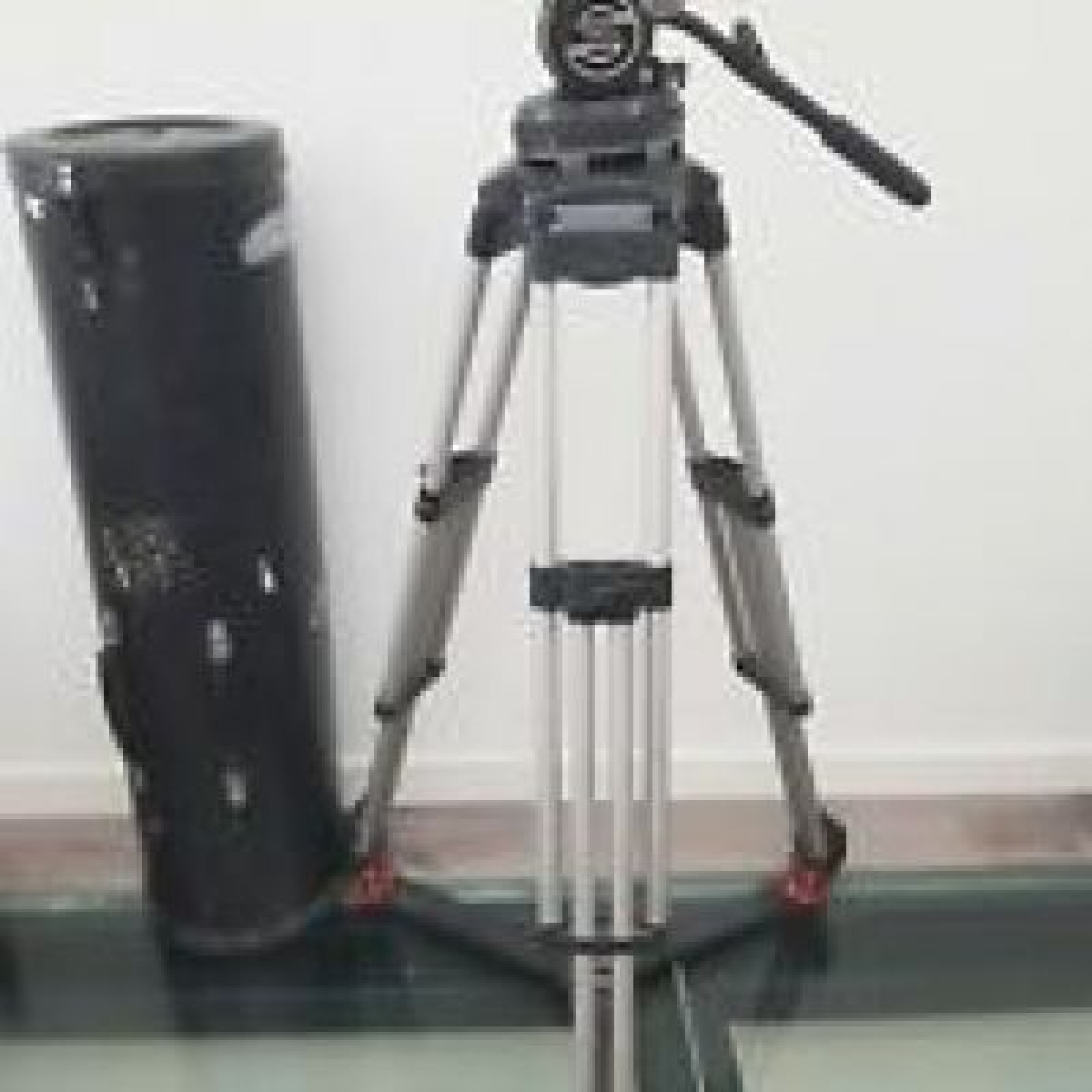 tete fluide sachtler S25 + grande branche, petites branche et base. - Photo 2 sur 3
