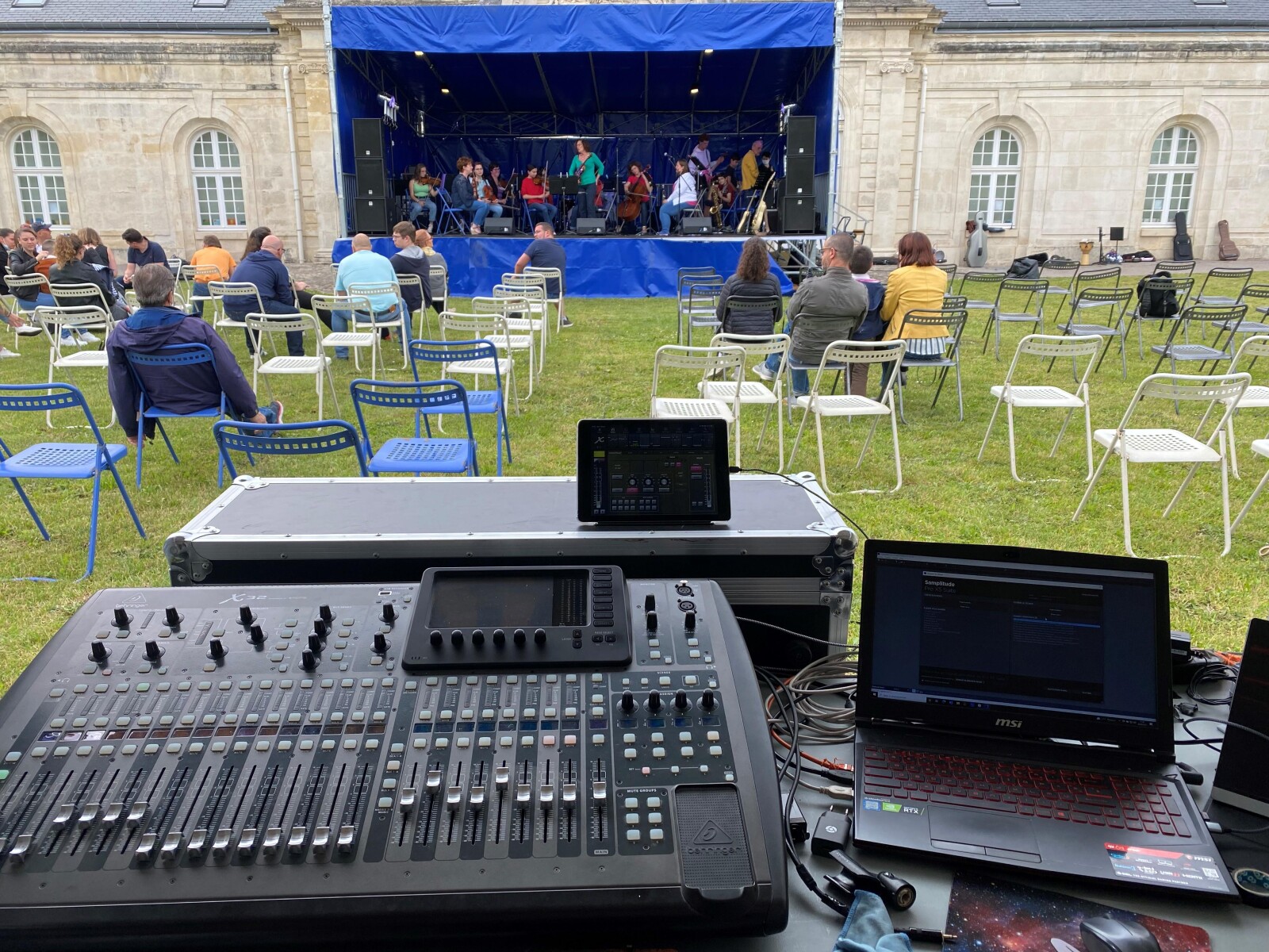 Behringer X32 + S32 - Photo 1 sur 1