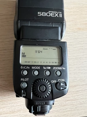 Location Canon Speedlite 580EX II