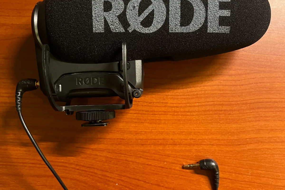 Location Rode VideoMic Pro+ - Lightyshare