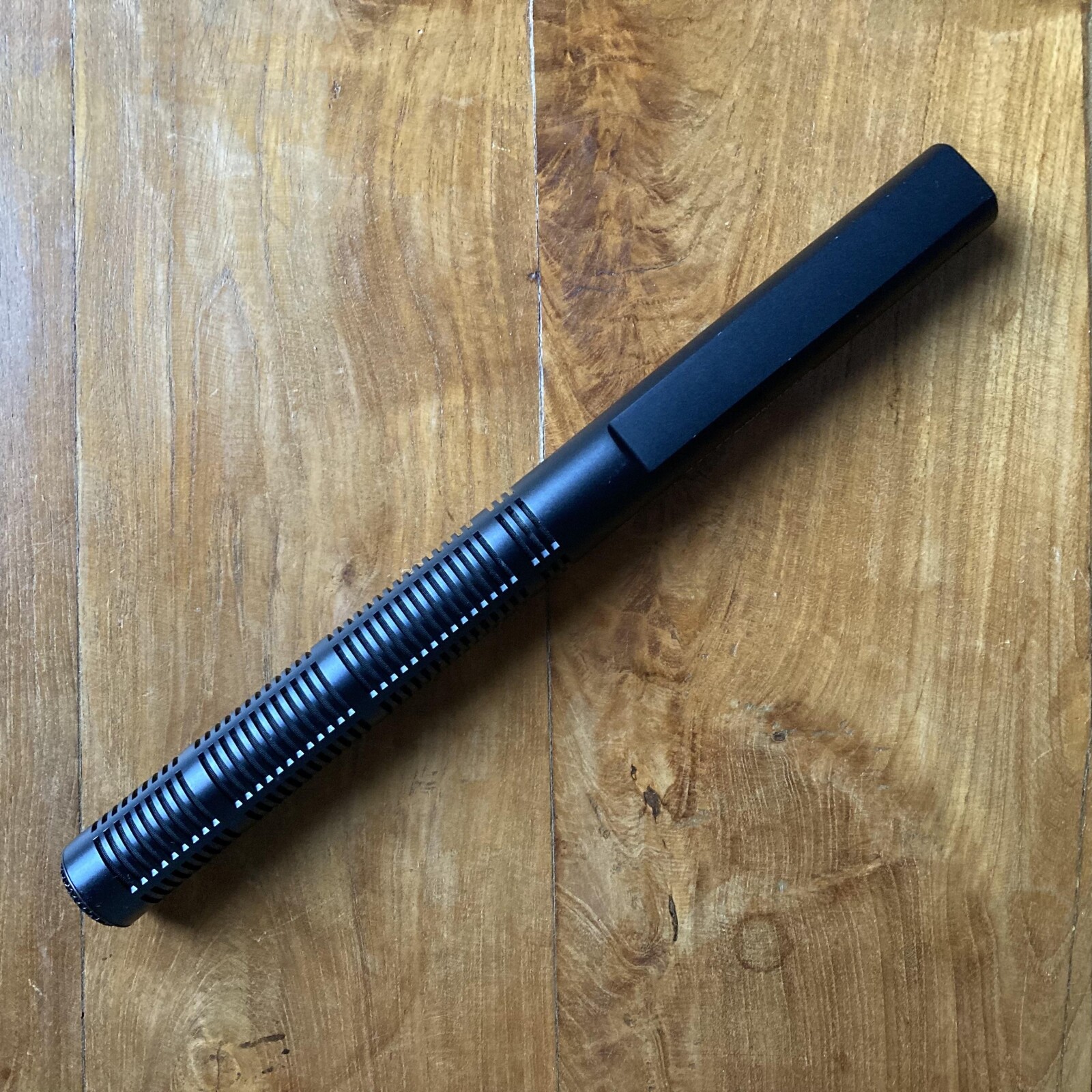 Micro supercardioïde Sennheiser MKH60 - Photo 2 sur 3