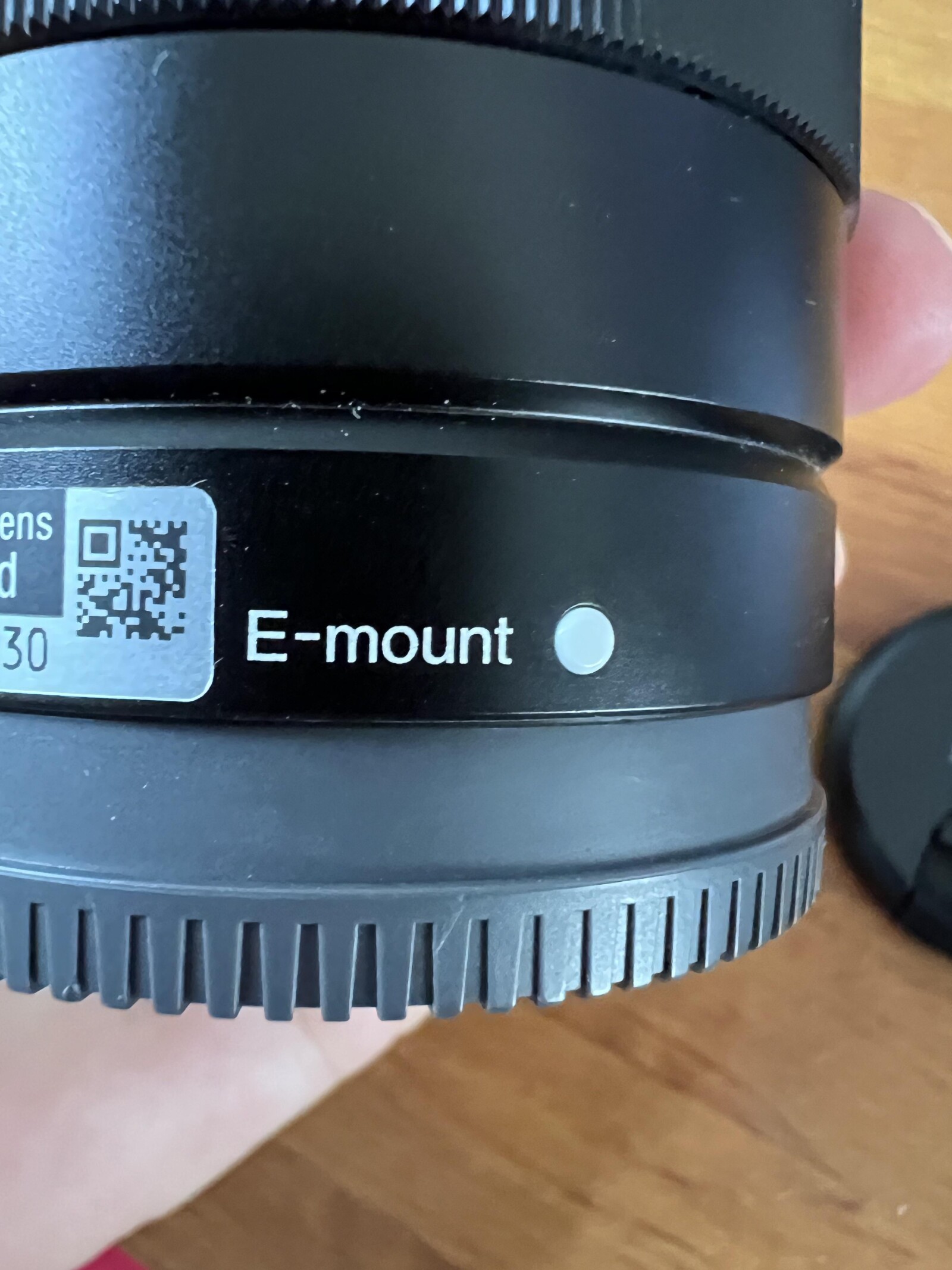 Objectif Sony 28mm f2 SEL - Monture E - Photo 3 sur 4