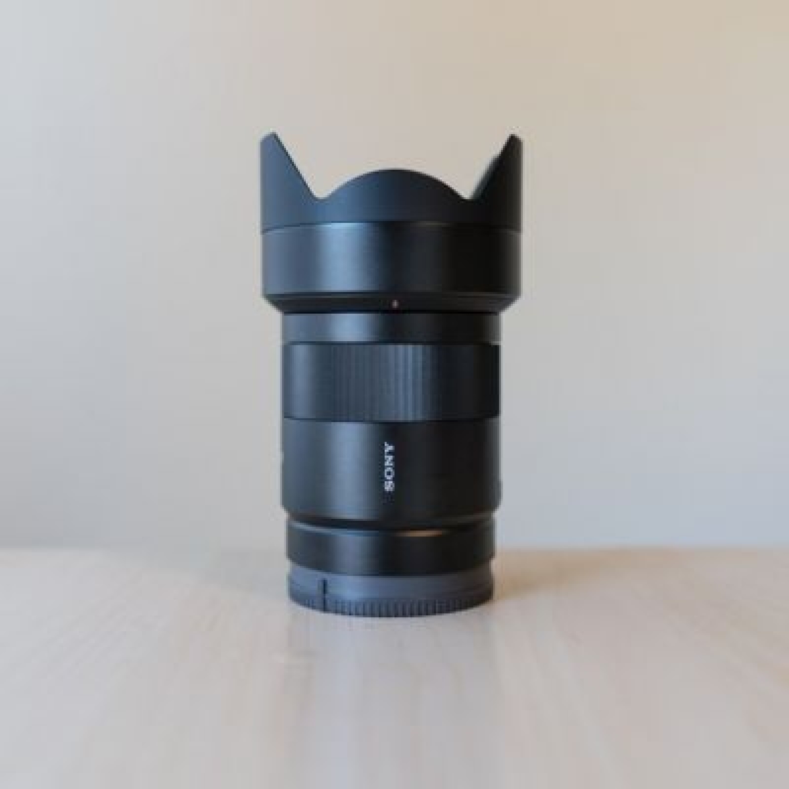 Objectif Sony Zeiss 55 mm 1.8 - Photo 1 sur 1