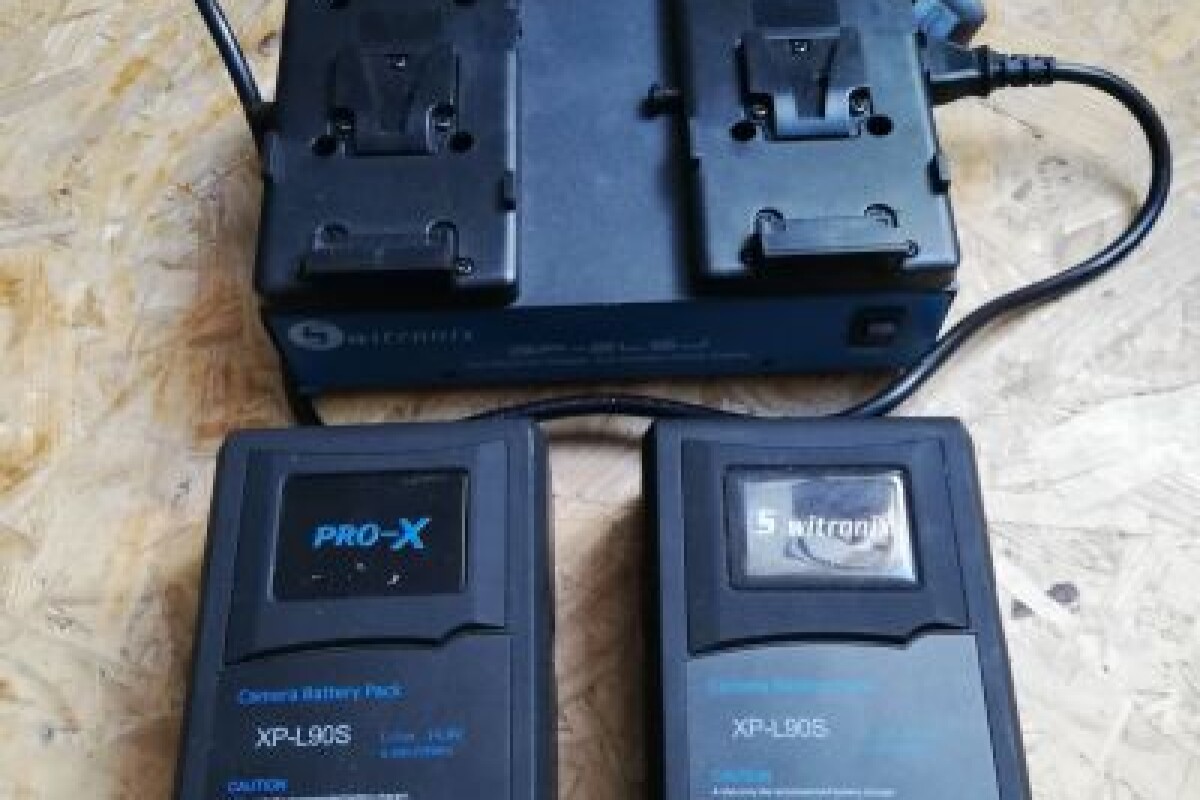 Location Batteries V-Lock - XP-L90S (x2 + chargeur) - Lightyshare