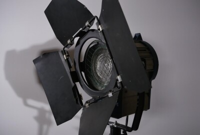 Location Générique Fresnel 650w