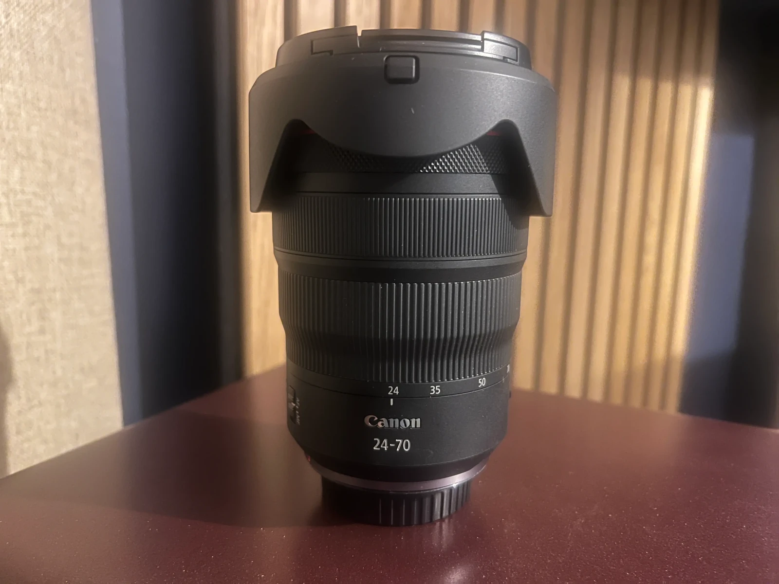 Canon RF 24-70mm f/2.8L IS USM - Photo 1 sur 1