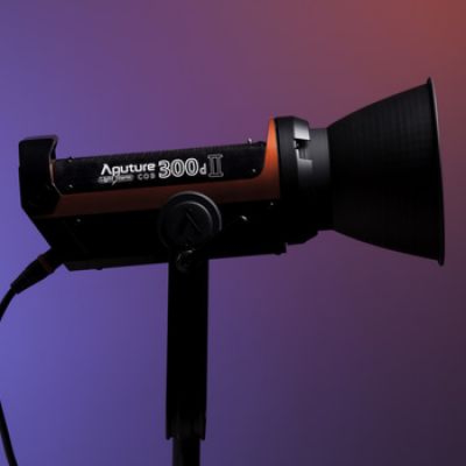 Kit COB 300D MKII Aputure Eclairage panneau spot LED - Photo 4 sur 4