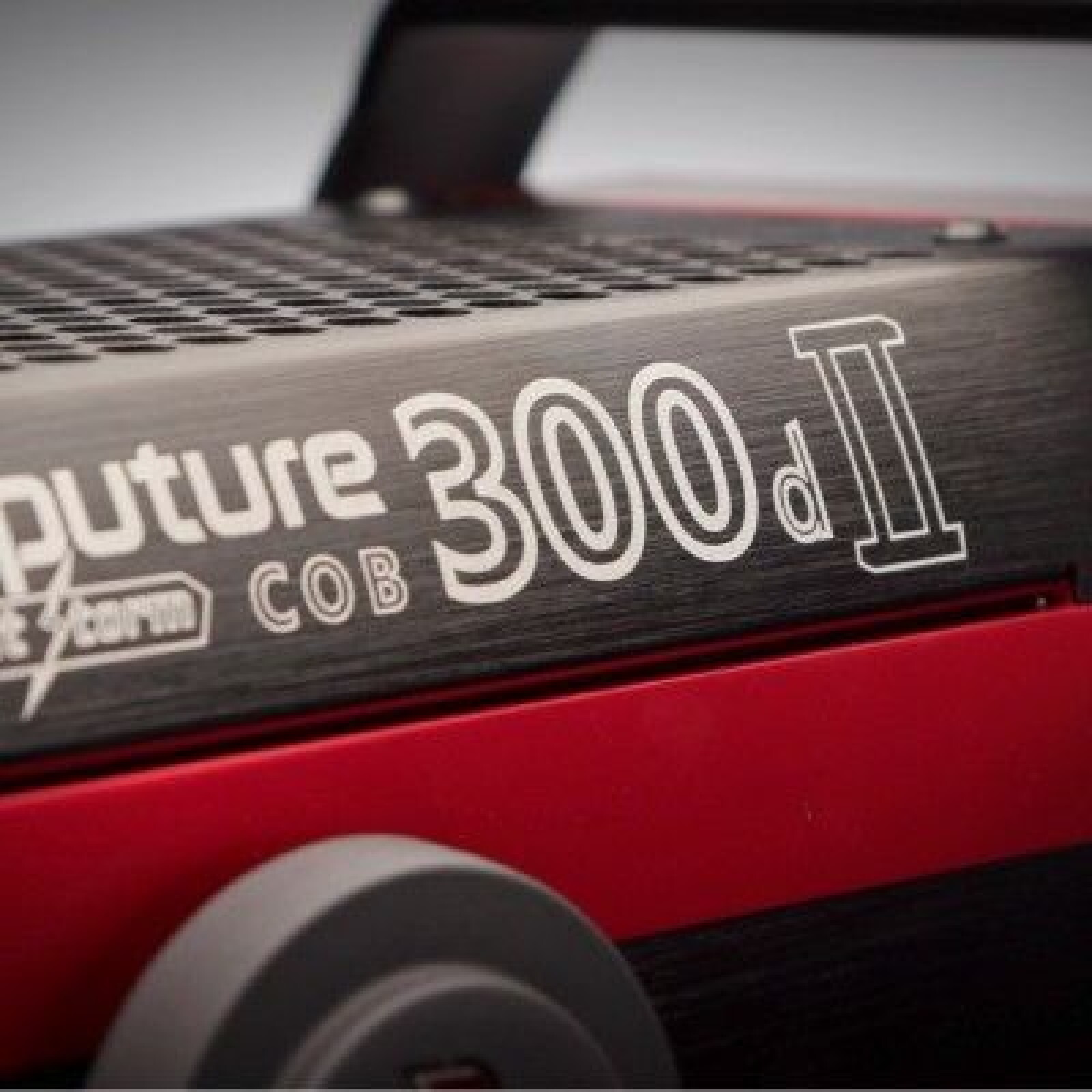 2 COB 300D MKII et 300X Aputure Led light lumière de jour et artificielle - Photo 3 sur 5