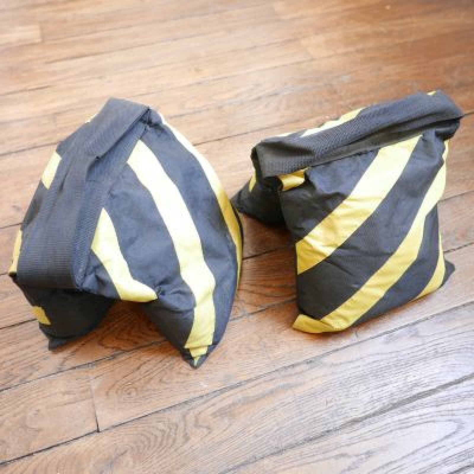 Bijoute machinerie / Gueuse / Borniol / Pince / Cube / Clap - Photo 1 sur 1