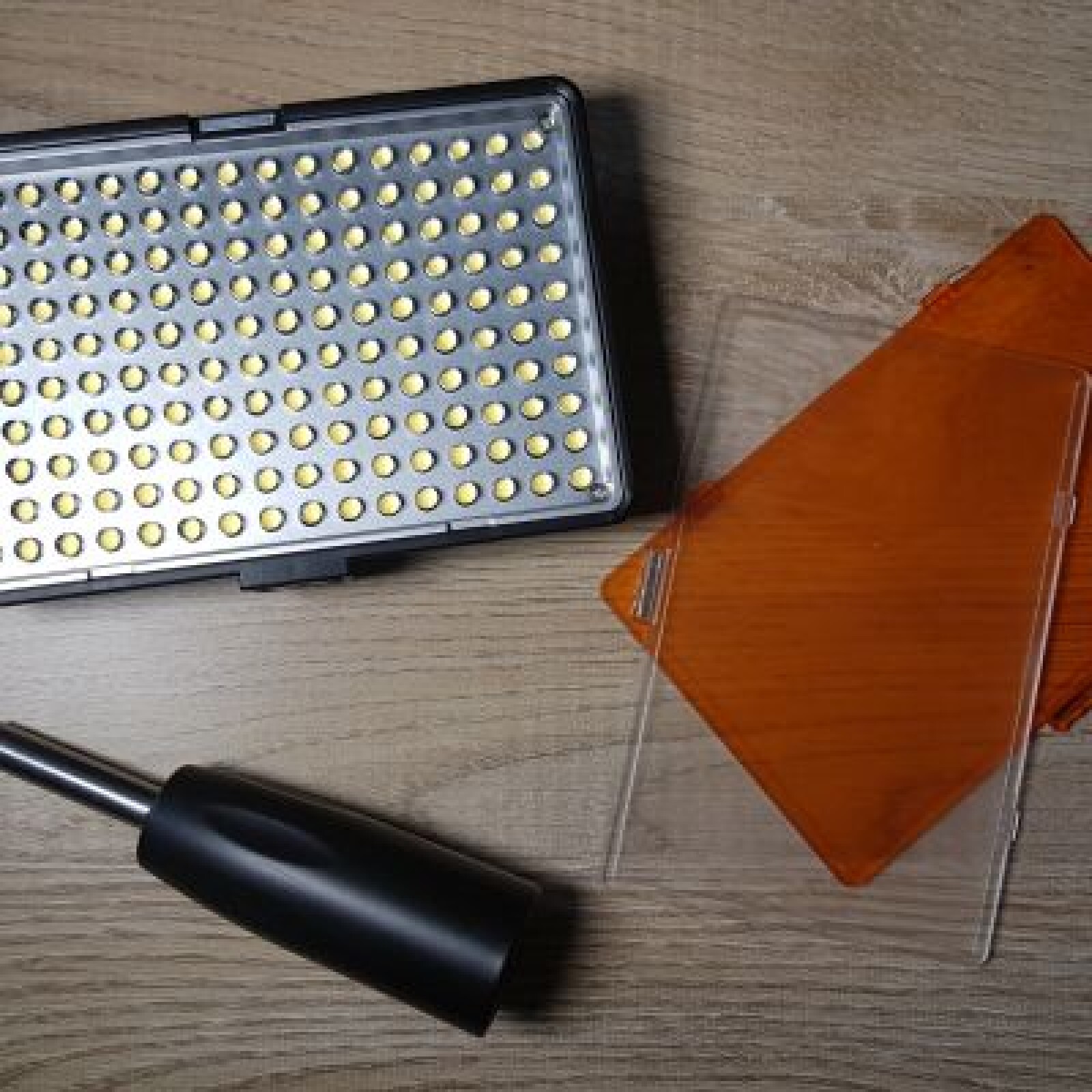 TORCHE LED SAMTIAN + Poignée et Filtre Orange - Photo 1 sur 1