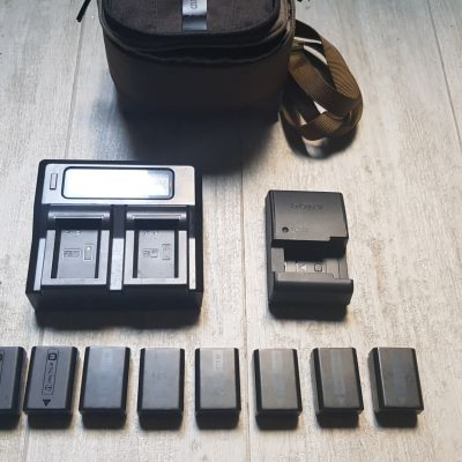 8 Batteries type FW50 - Photo 2 sur 2