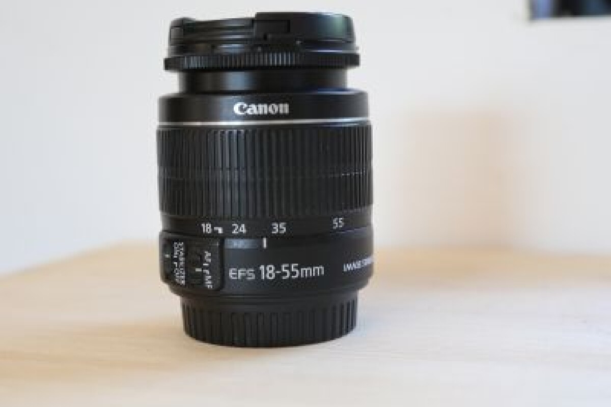 Location Canon EFS 18-55mm f3,5-5,6 IS II - Lightyshare